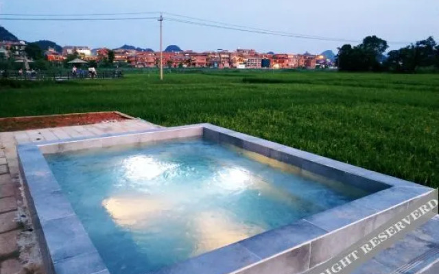 Puzhehei 72 Hou Star Lotus Hot Spring Hotel