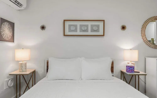 Chic City Retreat 93J - For 2!