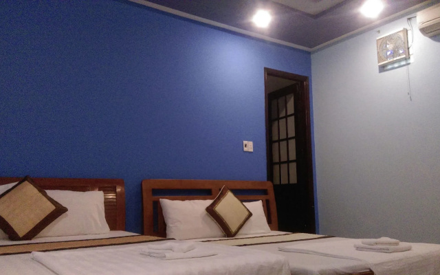 Honey Hotel