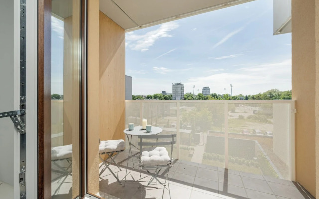 Miedziana Apartment Wrocław by Renters