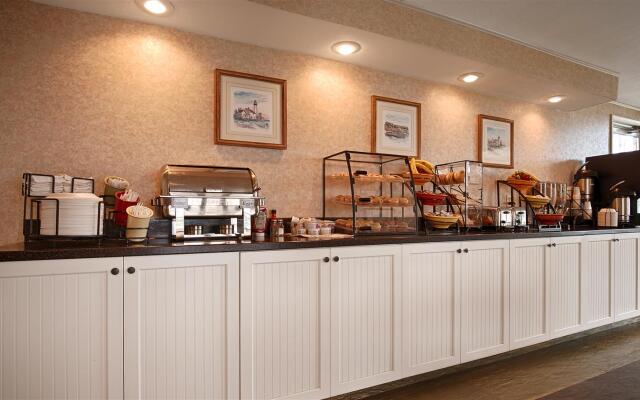 Best Western Harbour Pointe Lakefront
