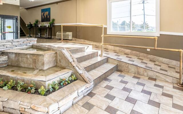 Magnuson Hotel Detroit Airport