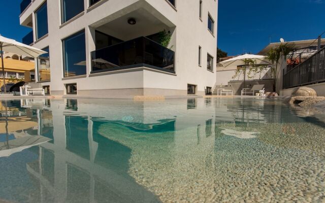 Luxury Apartments Royal M with Pool