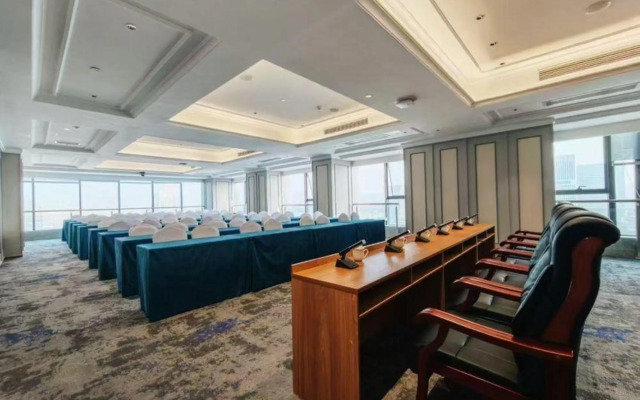 Mercure Yibin Port