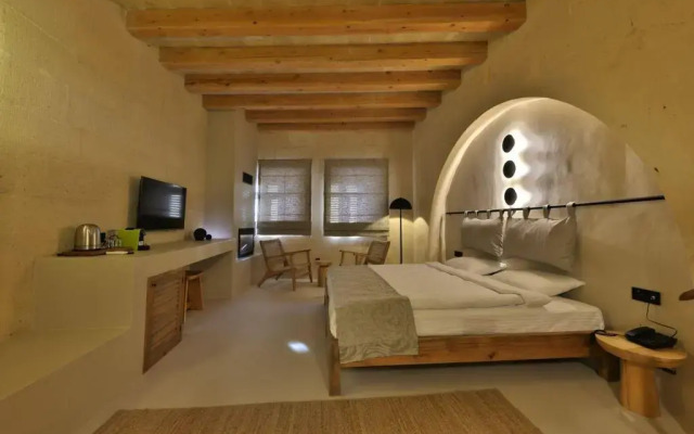 Simurg Cave House