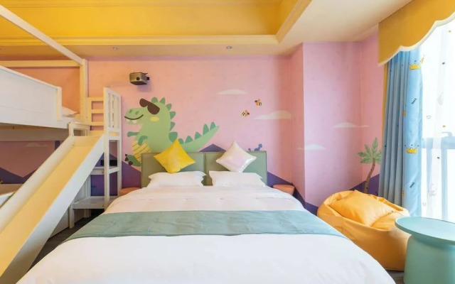 Wind Sleeping Color Hotel