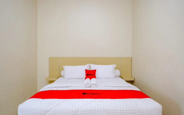 RedDoorz at Dewanti Syariah near Stasiun Tulungagung – Guest Rooms – Tulungagung