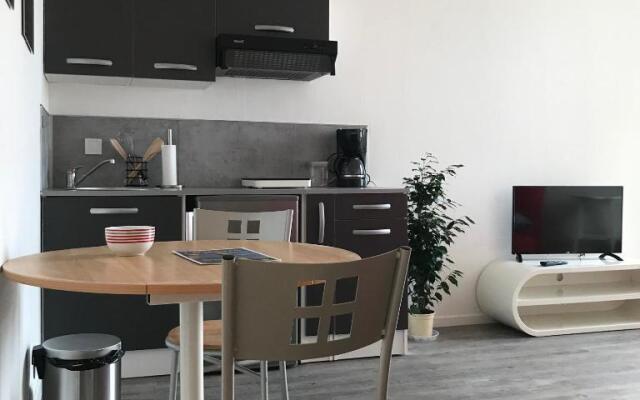 Studio Meublé Vue Mer