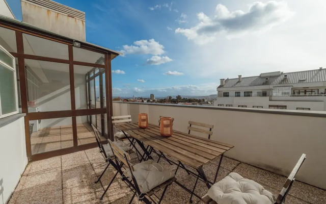 City Center Grand SEA View Terrace by Vacationy