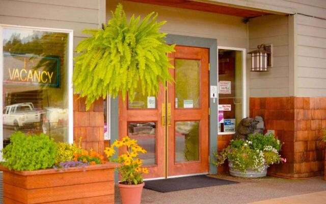 Clatskanie River Inn