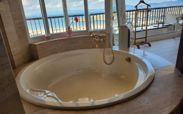 Solo Atico Guest Suites