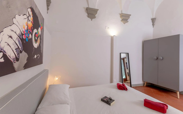 Ground Floor With Patio-Ghibellina 65