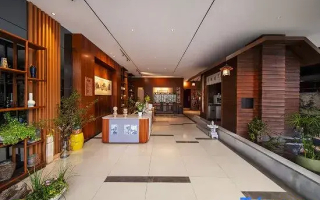 Tao Ye Homestay (Jingdezhen People Square Imperial Kiln Factory)