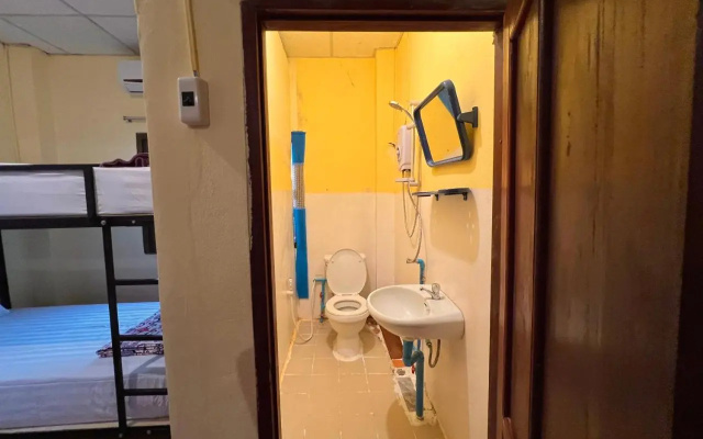 Easy go backpacker hostel