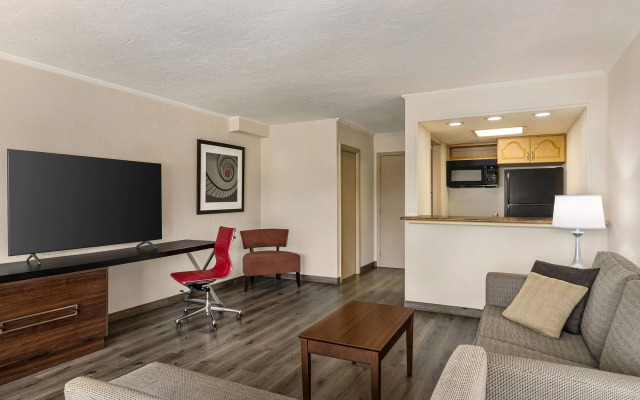Ramada by Wyndham Sarasota Waterfront