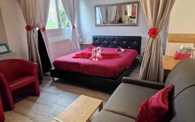 Room-attypical Calm Harmonious Relaxing