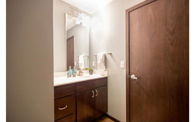 Riverside Suites