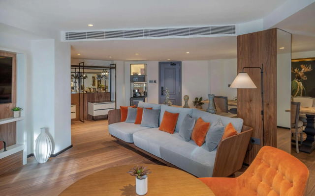 The Level at the Melia White House