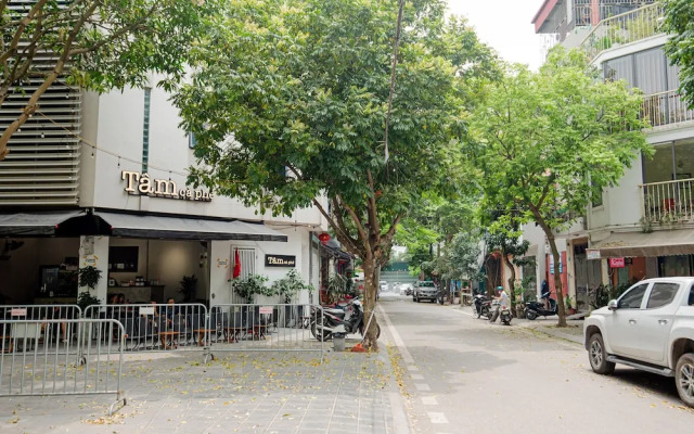 Phuong Nam Hotel Aeon Mall Long Bien