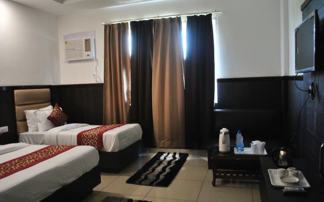 Green Hotel & Restaurant