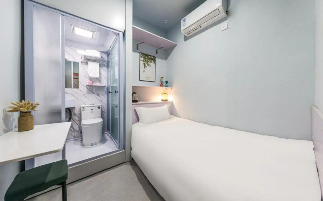 Shigua Hotel Apartment (Gongyuqiao East Subway Station Branch)