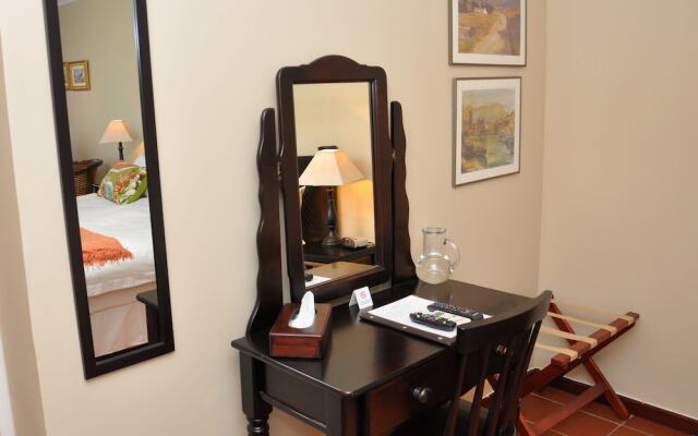 Birds of paradise B&B