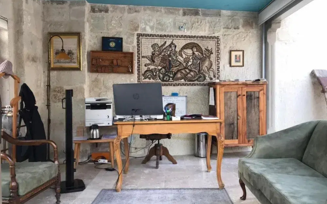 Seki Cave Hotel