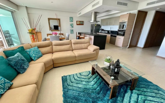 NV 4L Peninsula Beach Front and ocean view