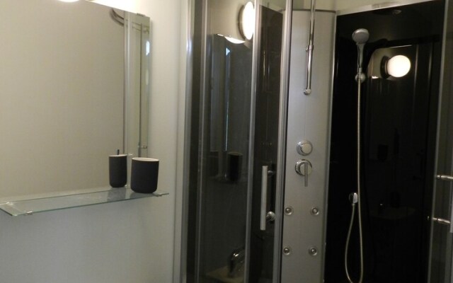 Good Mood Hotel