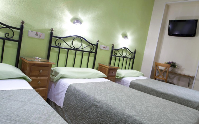 Hostal Los Alpes