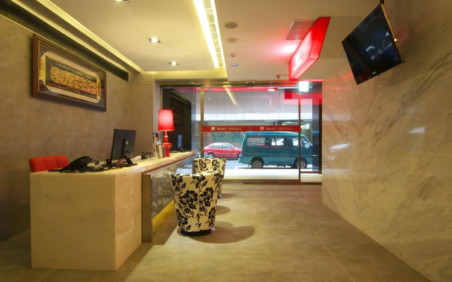 Newful Hotel