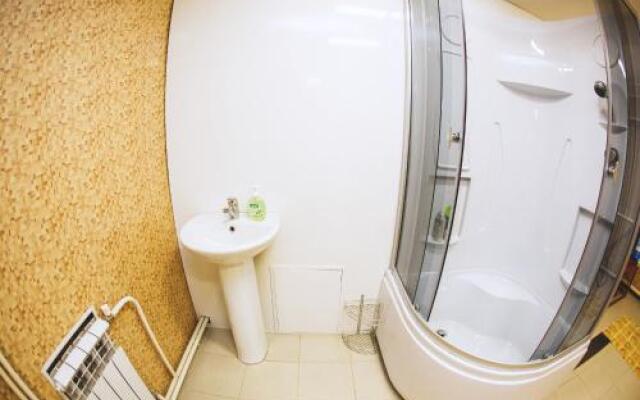 Mini-Hotel At Grandfather Lenin's