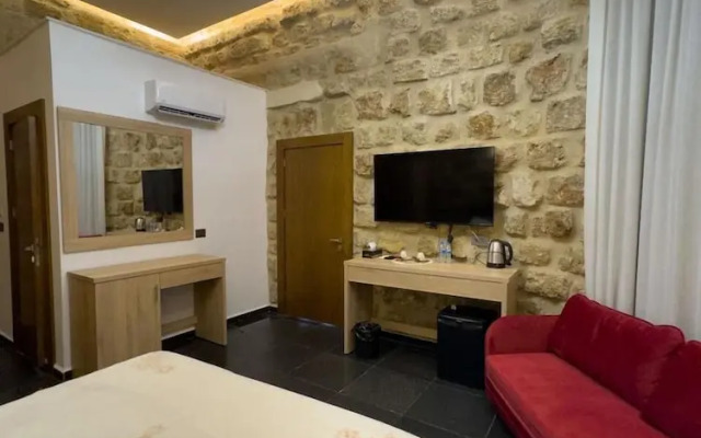 VillaRosa Luxury Boutique