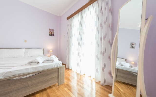 Comfy Apartment in Acropolis Area