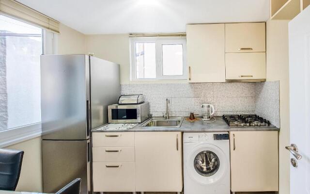 H&B apartments Izashvili