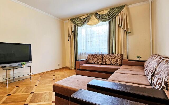 Apartment Good House on Griboyedov Street