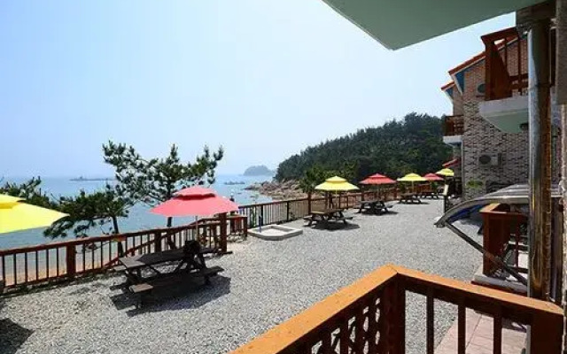 Mongsanpo Sound of Sea Wave Pension