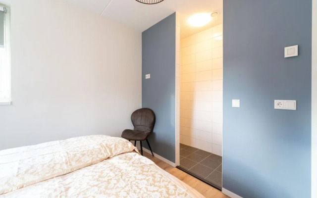 Modern Holiday Home in Scherpenisse With Sauna