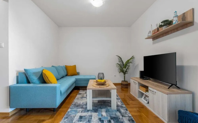 Apartment Maya by Litto.