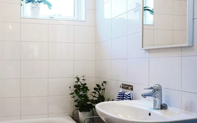 6 Person Holiday Home in Kyrkesund