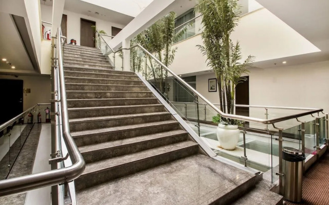 Kubeera Palace by OYO Rooms