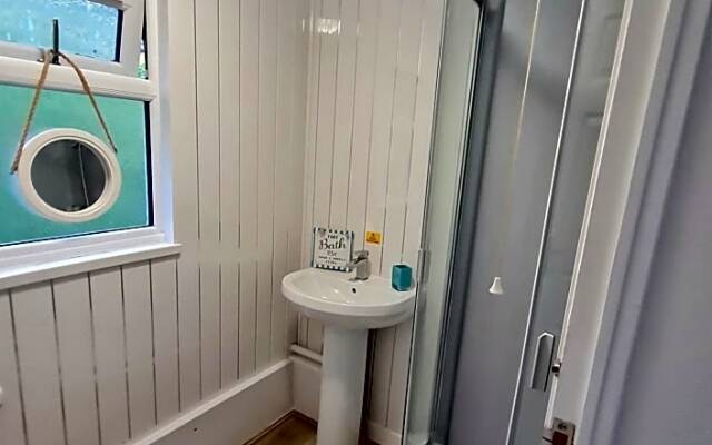 147 Snowdon Drive, Glan Gwna