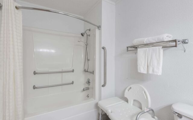 Super 8 by Wyndham Bridgeport/Clarksburg Area