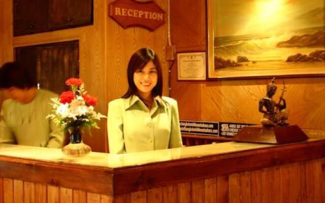 Bangkok Sahara Hotel