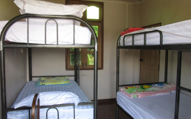 Lux Pillow Hostel Hpa An