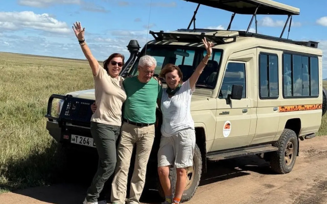 Moyoni Africa Lodge & Tours