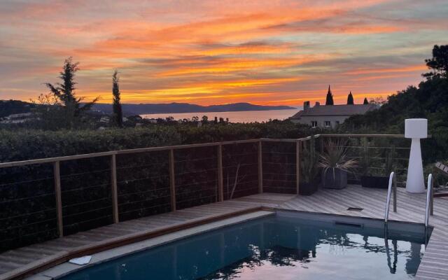 VILLA PERLA SAINT-TROPEZ CAVALAIRE-SUR-MER, 3-5 chambres, vue mer, piscine chauffée