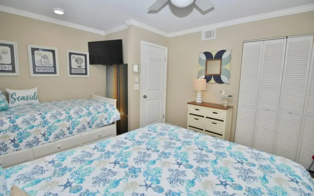 Sea Coast Gardens III 105