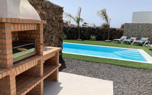 Villa With 3 Bedrooms in El Roque , With Private Pool, Terrace and Wifi