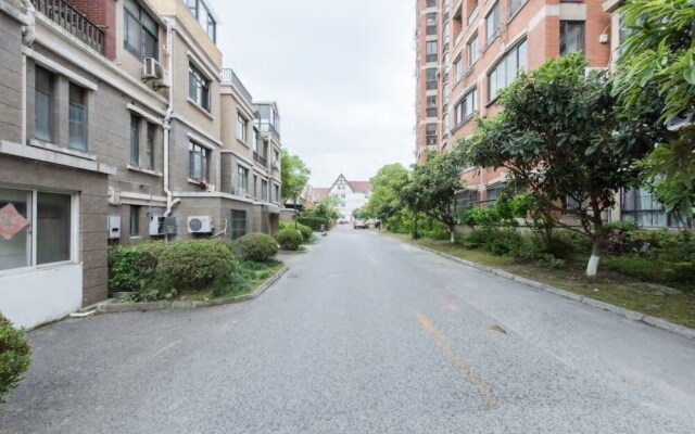 Xiaoqin Home near Joaotong University, Zizhu Park